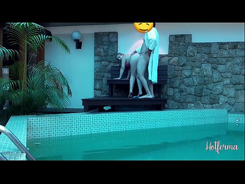 ❤️ Il capo invita la cameriera alla piscina, ma non poteva resistere a un caldo ️❌ Video di sesso al it.port-amurasso.ru ☑